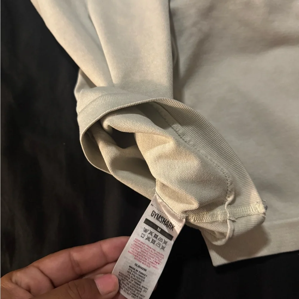 Gymshark Cream Activewear short - Picture 2 of 4